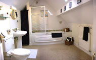 Houses En-suite Bath Room